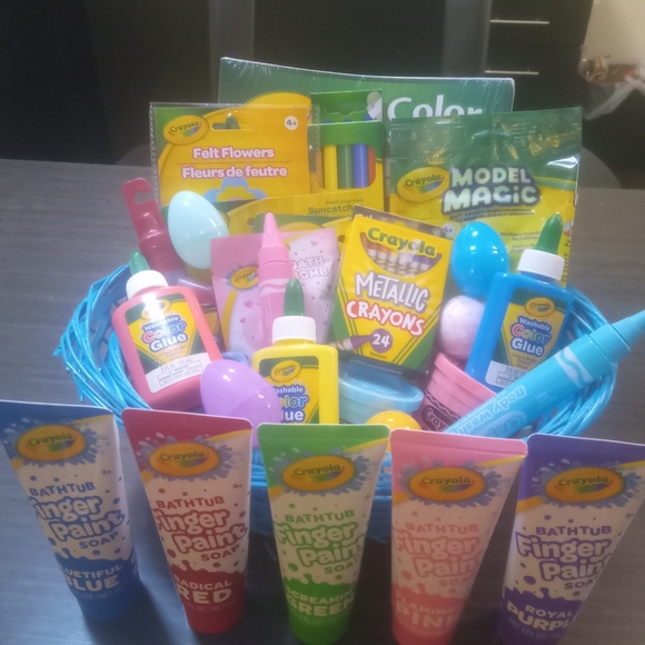 Kids Crayola Easter Basket - Picture 10 of 15